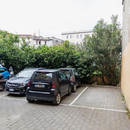 Exclusive Parking Flat X 4 Near Metro 1 Salvator Rosa Appartement Napels Buitenkant foto