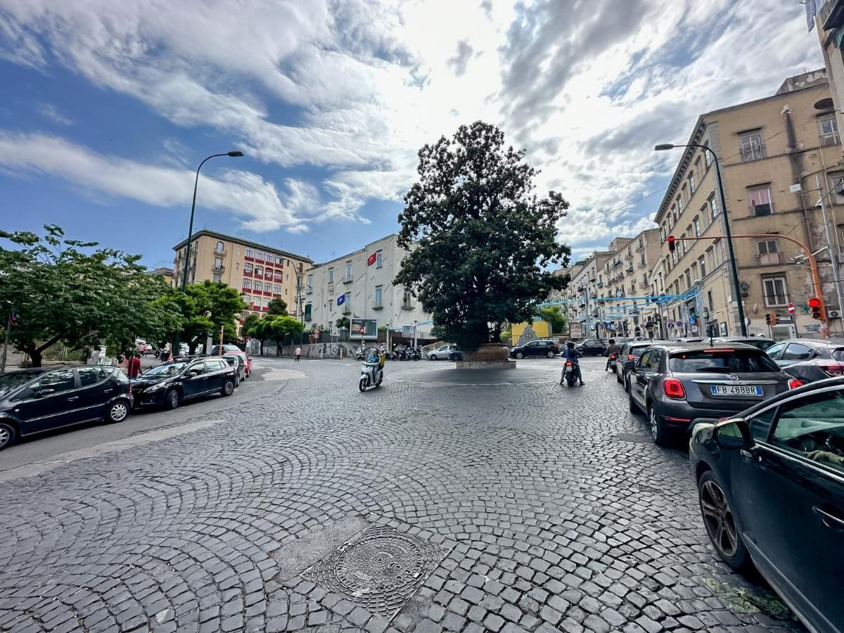 Exclusive Parking Flat X 4 Near Metro 1 Salvator Rosa Appartement Napels Buitenkant foto