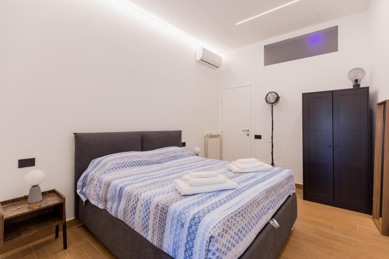 Exclusive Parking Flat X 4 Near Metro 1 Salvator Rosa Appartement Napels Buitenkant foto