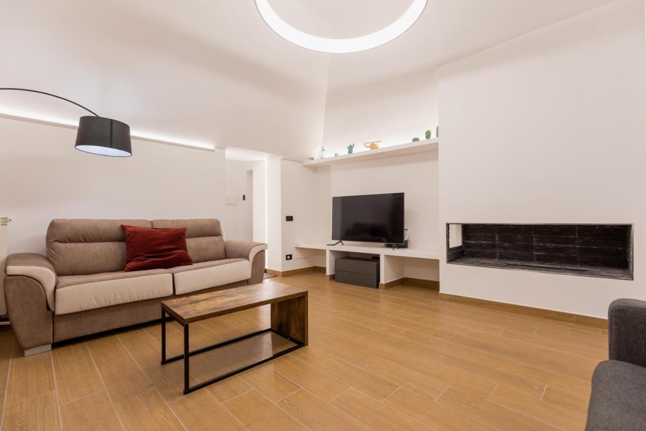 Exclusive Parking Flat X 4 Near Metro 1 Salvator Rosa Appartement Napels Buitenkant foto