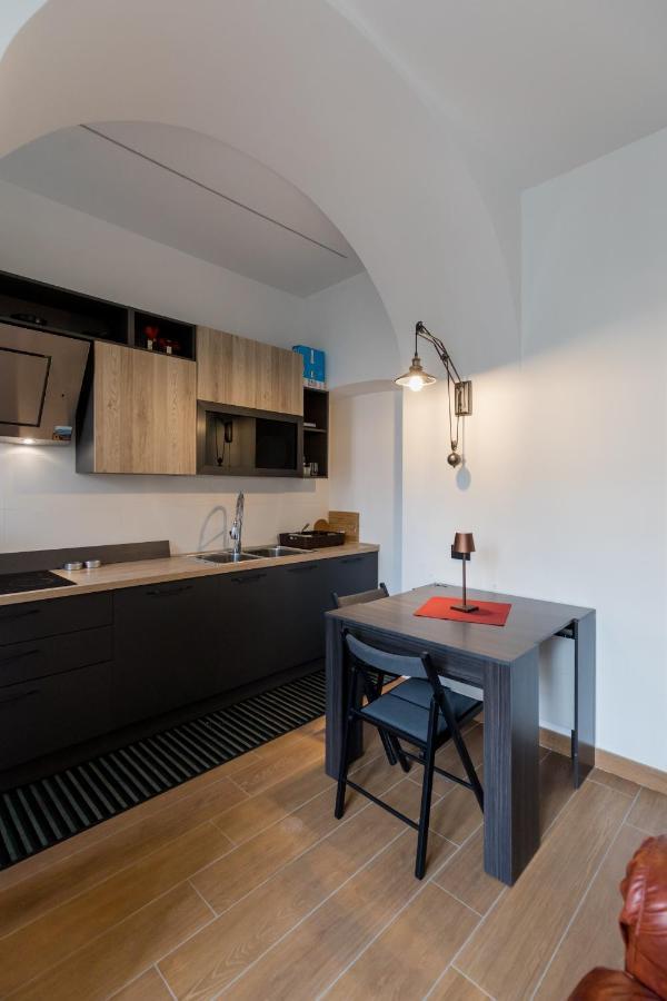 Exclusive Parking Flat X 4 Near Metro 1 Salvator Rosa Appartement Napels Buitenkant foto