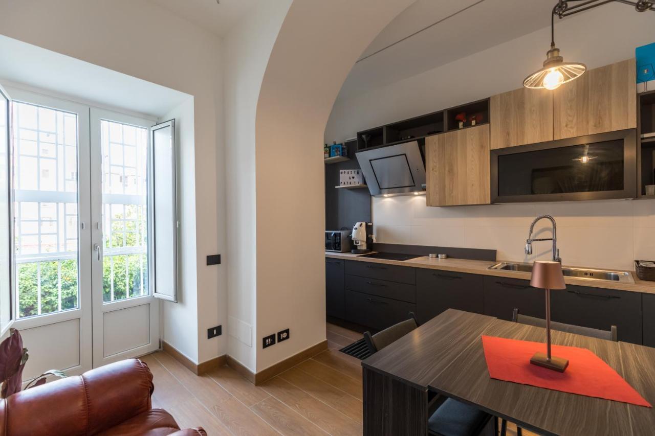 Exclusive Parking Flat X 4 Near Metro 1 Salvator Rosa Appartement Napels Buitenkant foto