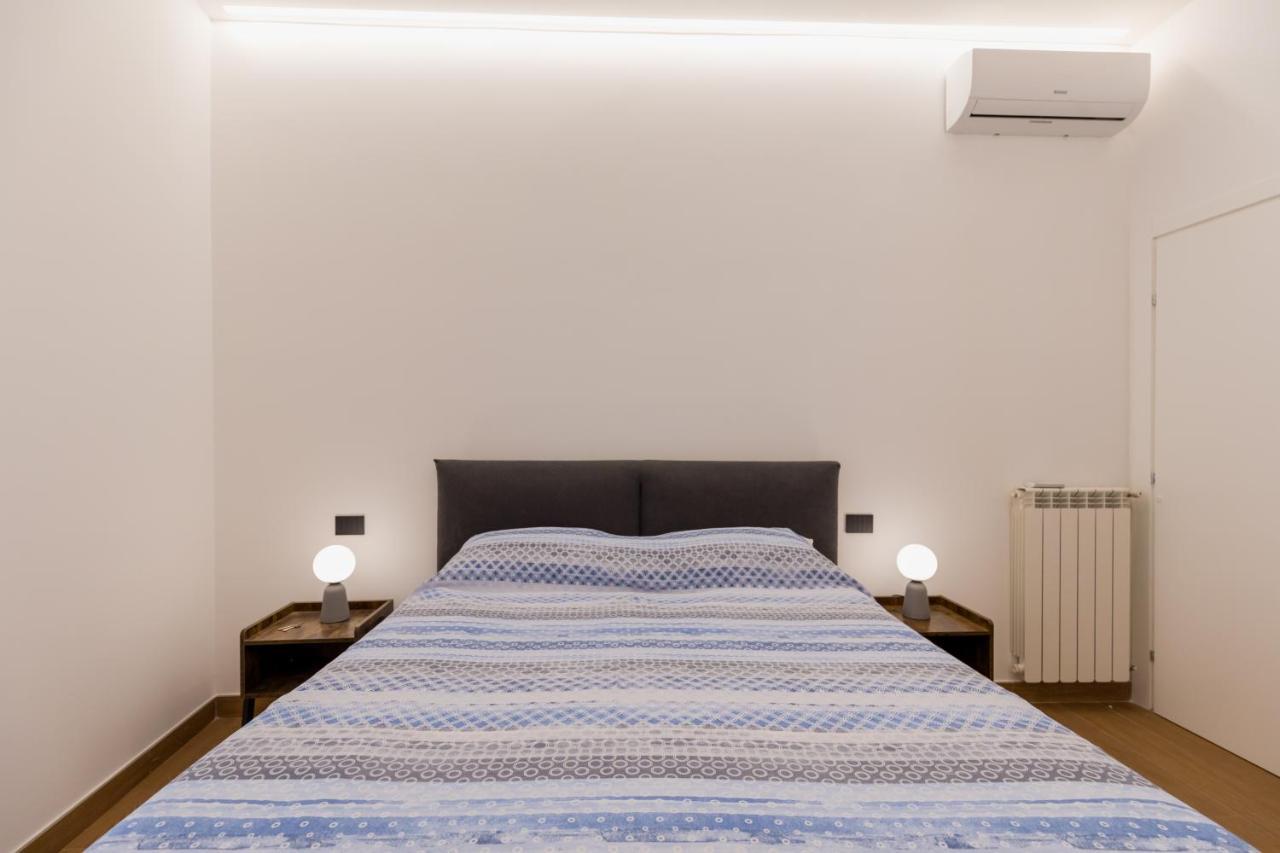 Exclusive Parking Flat X 4 Near Metro 1 Salvator Rosa Appartement Napels Buitenkant foto