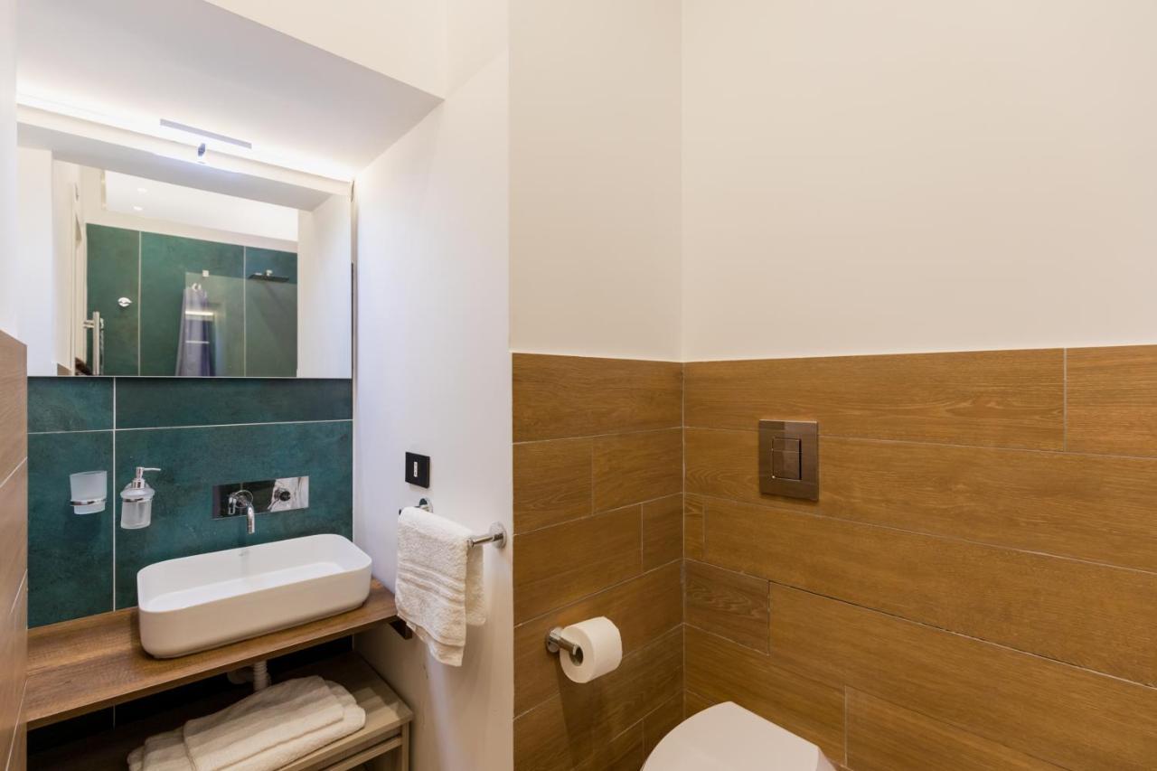 Exclusive Parking Flat X 4 Near Metro 1 Salvator Rosa Appartement Napels Buitenkant foto