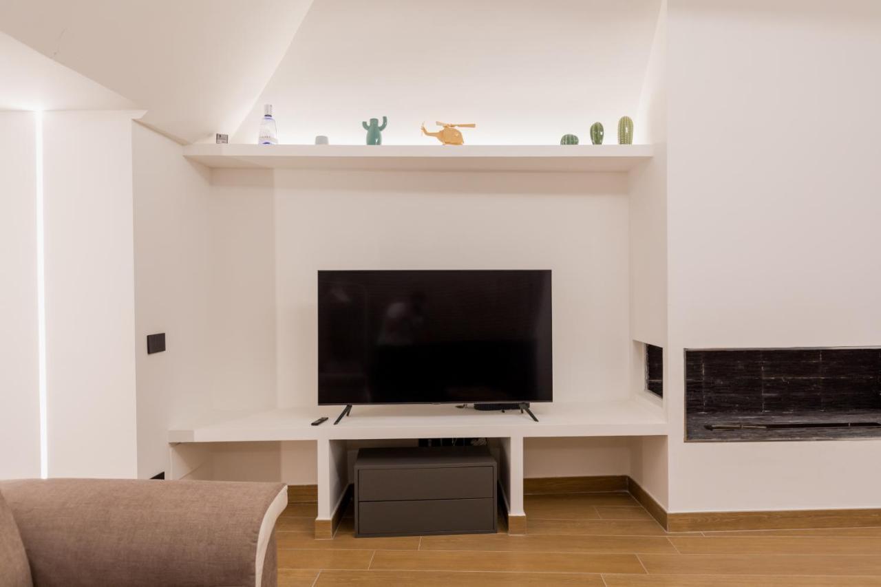 Exclusive Parking Flat X 4 Near Metro 1 Salvator Rosa Appartement Napels Buitenkant foto